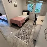 Karaca & Apart מלון דירות 3*